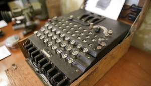 Comprada por 100 euros, máquina Enigma da Segunda Guerra ...
