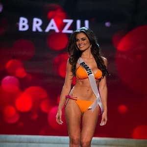 "Sou brasileira e não desisto", diz candidata a Miss ...