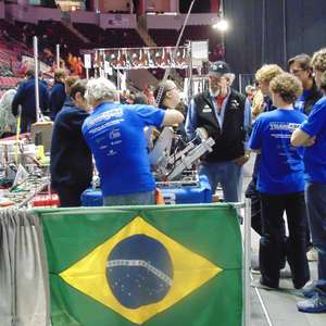 Estudantes brasileiros disputam competição de robótica ...