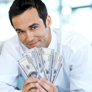 Homens recebem mais aumento salarial do que mulheres, ...