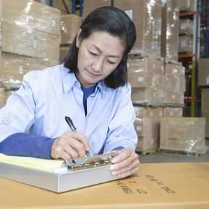 Entenda por que os sites chineses cobram tão mais barato