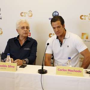 "Beijo gay, só na minha casa", diz Aguinaldo Silva