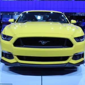 Detroit: Ford estuda trazer o Mustang, rival do Camaro, ...