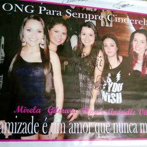 Com altar, pais celebram aniversários e choram a morte ...