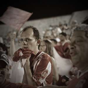 Morre torcedor que caiu em fosso ao comemorar gol na Paraíba