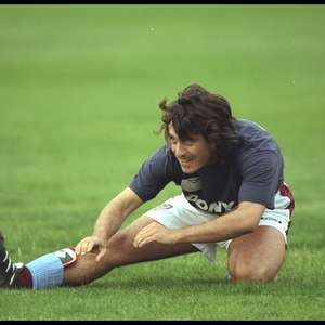 Ex-astro português vira hit com vídeo de estimulante sexual