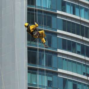 Operários da Copa no Catar reclamam falta de salários