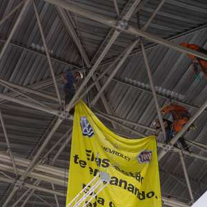 Greenpeace protesta contra poluição no Salão do Automóvel