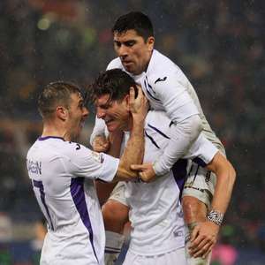 Itália: sem Cuadrado, Fiorentina bate Roma fora e vai à semi