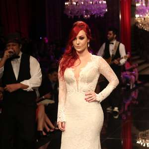 Josie Pessoa e Bruna Linzmeyer desfilam de noivas em SP