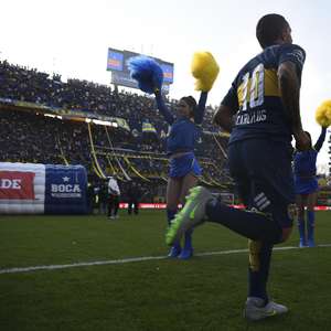 Na reestreia de Tevez, Boca vence com golaço de letra