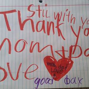 Mãe acha carta de filho após ele morrer: "ainda com vocês"