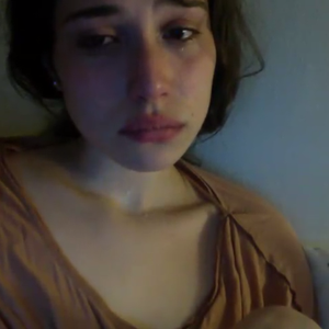 'Nova pornografia': artista diz que lágrimas podem excitar