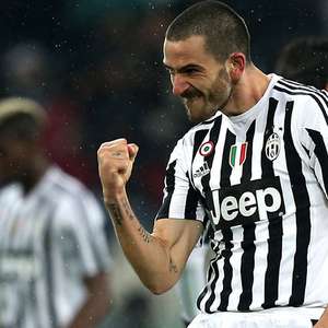 Juventus leva 3, mas bate Inter nos pênaltis e vai à final