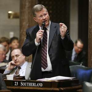 Tennessee: Legisladores designan Biblia libro oficial