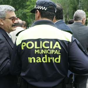 Un hombre estrangula hasta la muerte a su padre con un cable