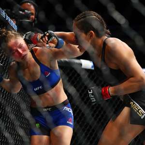 Amanda nocauteia Ronda em segundos e mantém título do UFC