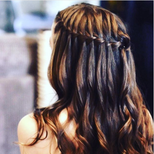 Passo a passo para fazer uma trança cachoeira incrível