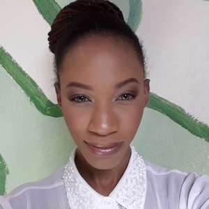 A partir de uma peça de roupa, ela despertou uma ...