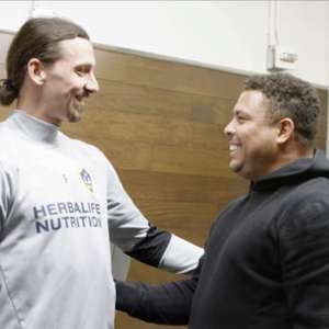 Ronaldo Fenômeno visita Ibrahimovic no LA Galaxy
