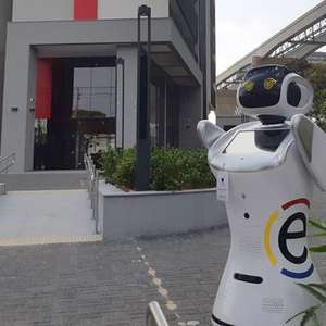 Hotel paulista é o primeiro a ter robô-mulher para hóspedes