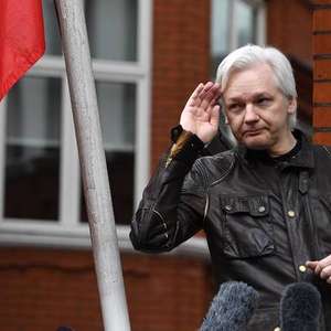 Ex-chefe de campanha de Trump teria se reunido com Assange