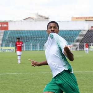 Com quatro de Davó, Guarani goleia Inter e avança na Copinha