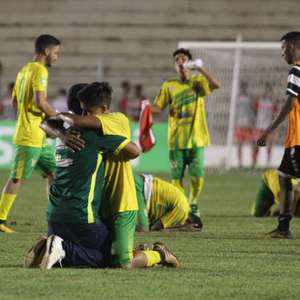Time do AC visita arena após ter viagem paga pelo Palmeiras
