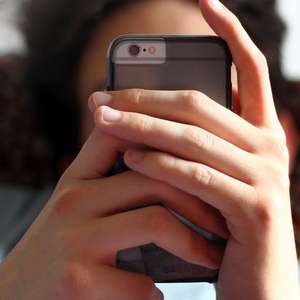 Especialista pede proibição de smartphone a menores