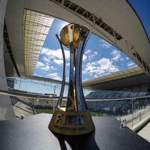 Corinthians vence na Justiça e evita penhora taça do Mundial
