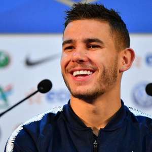 Bayern de Munique oficializa a contratação de Lucas ...