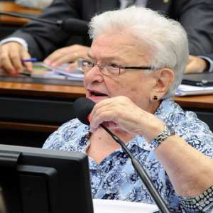 Regras eleitorais estimulam presença feminina nas chapas