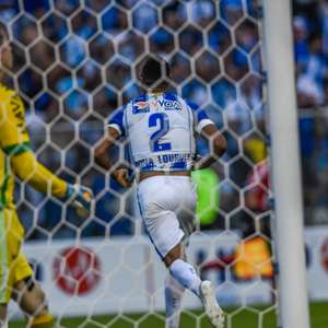 Avaí sai atrás, mas bate Chape nos pênaltis e é campeão