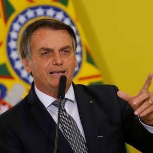 Bolsonaro pede para população ir às ruas de verde e amarelo