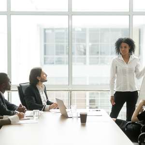 Como aplicar técnicas teatrais para falar de improviso?