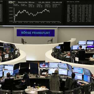 Índices europeus fecham em alta com rali em setor bancário