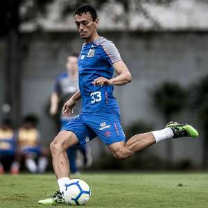 Pituca treina como titular na véspera de Santos x Grêmio