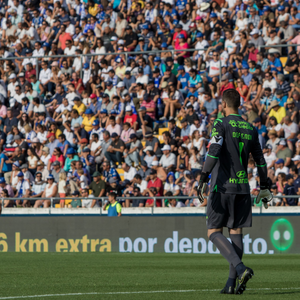 Benfica quer atirar azarão da liderança na rodada do ...