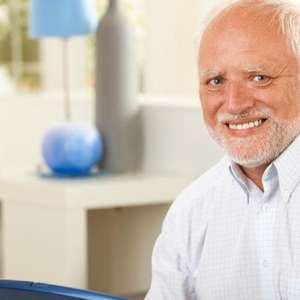 Meme viaja o mundo por causa de seu "sorriso nervoso"