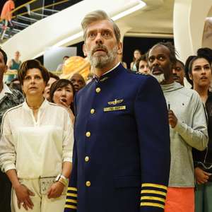 Elenco comenta bastidores de série com Hugh Laurie