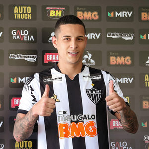 Atlético-MG apresenta lateral Guilherme Arana