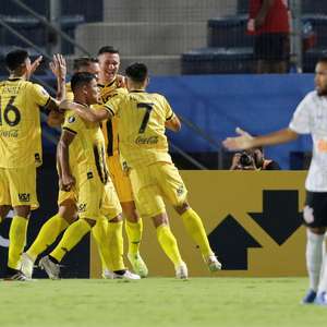 Corinthians perde na estreia e terá de buscar virada na ...