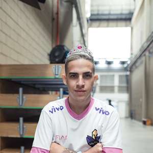 Jogador de Free Fire da Vivo Keyd morre em acidente de carro