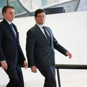 Bolsonaro acusa Moro de dificultar sua política de armas