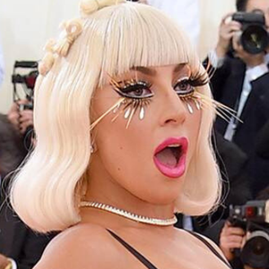 Com Met Gala adiado, canal exibe especial com looks icônicos