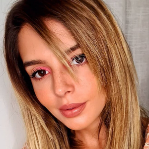 Famosas cortam franja em casa na quarentena