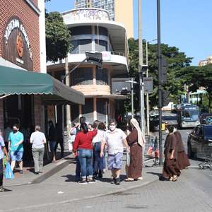 Após mais de dois meses fechado, comércio reabre em BH na 2ª