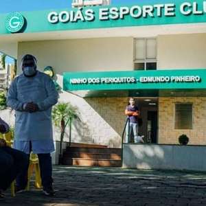 Goiás anuncia que três jogadores e cinco funcionários ...