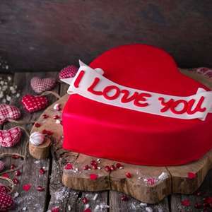 9 bolos perfeitos para surpreender no Dia dos Namorados