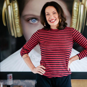 Listras: Carolina Ferraz usa looks confortáveis e ...